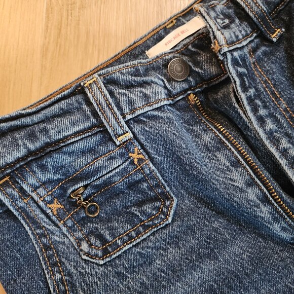 Levi's Ribcage Bell Vintage Women's Jeans - Picture 11 of 14